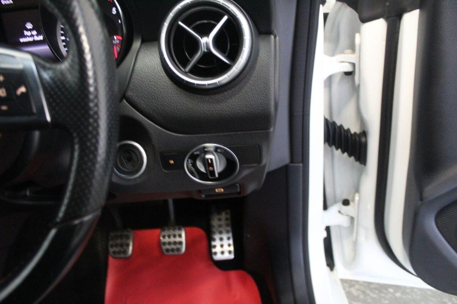 Used Mercedes-Benz CLA 2014 for sale - 76471289: Photo 48