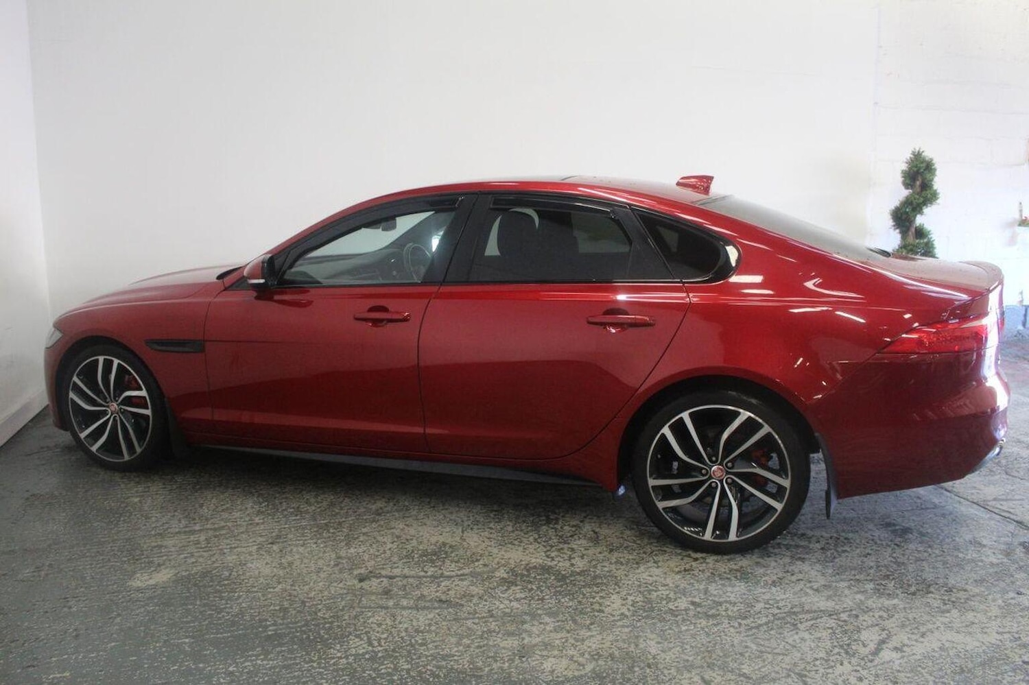 Used Jaguar XF 2015 for sale - 76963339: Photo 10