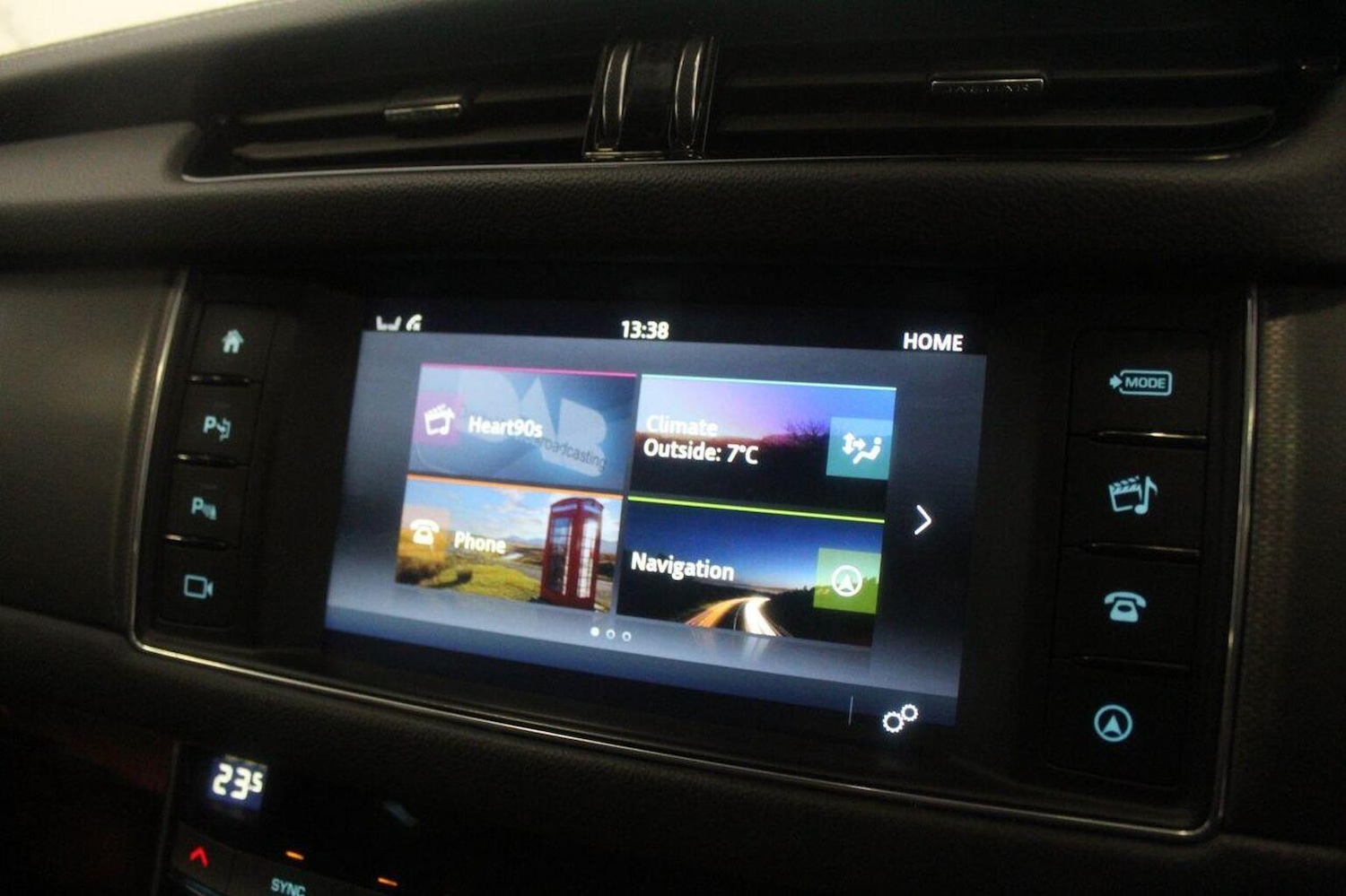 Used Jaguar XF 2015 for sale - 76963339: Photo 39