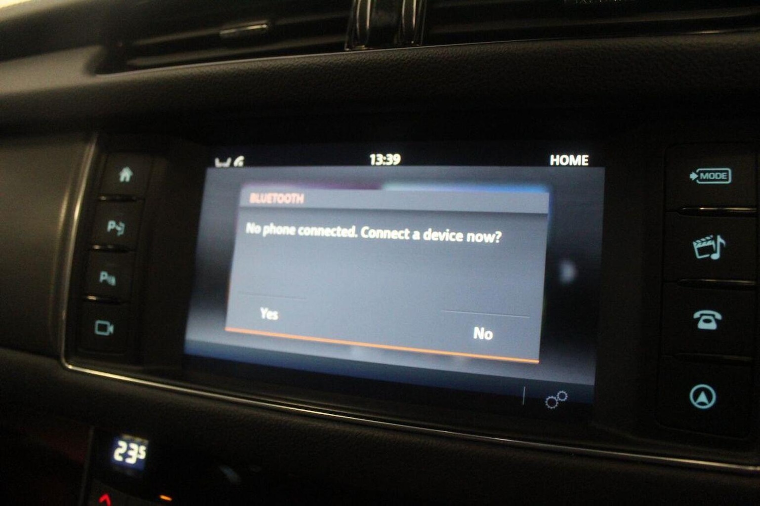 Used Jaguar XF 2015 for sale - 76963339: Photo 41