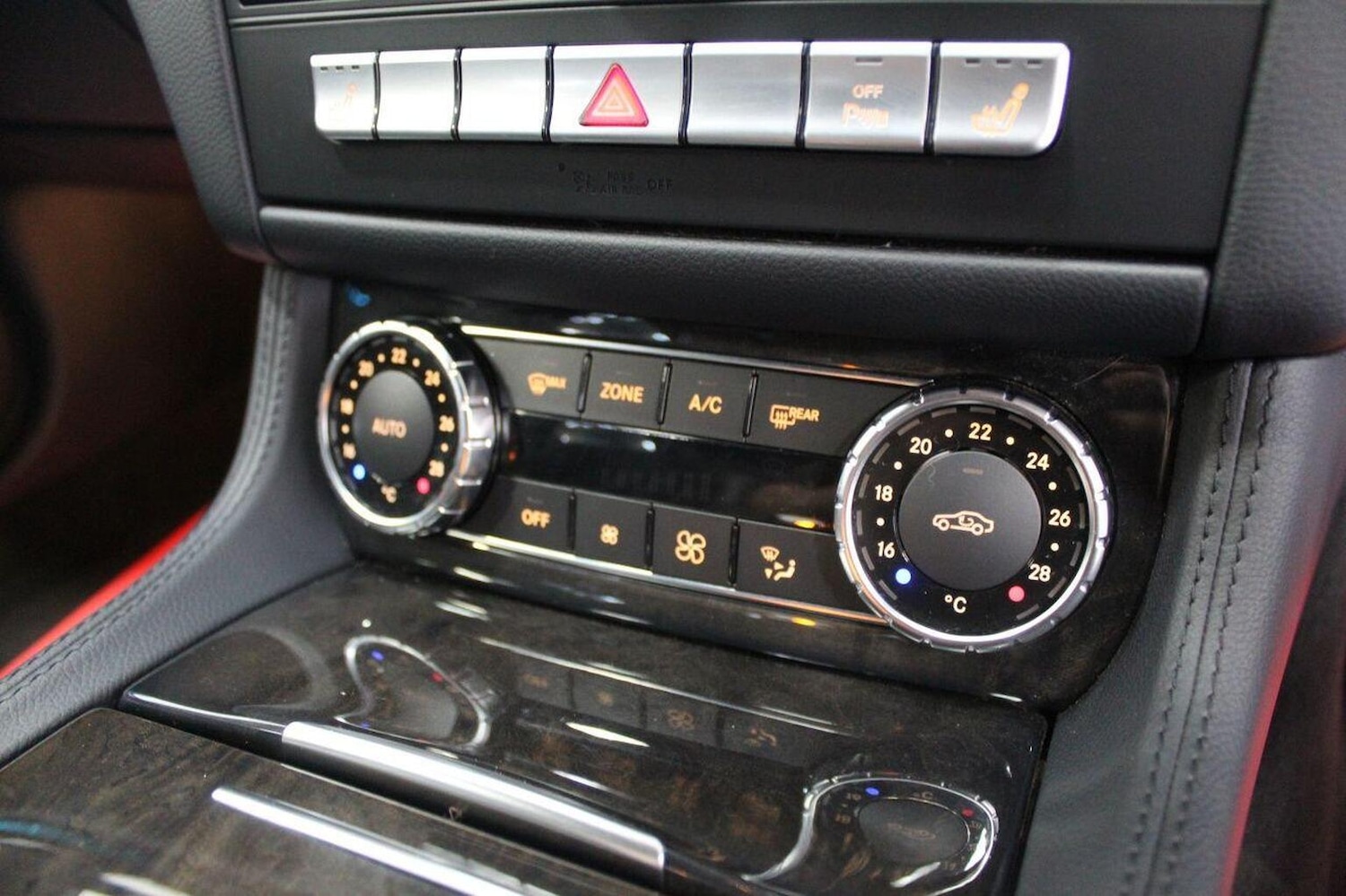 Used Mercedes-Benz CLS 2011 for sale - 77937999: Photo 43