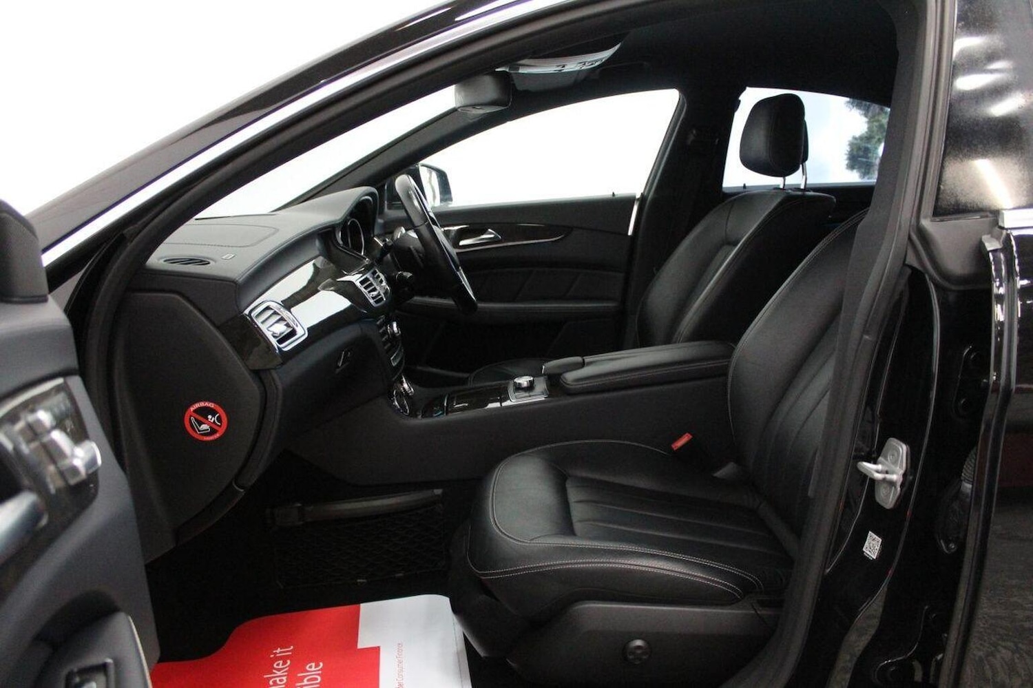 Used Mercedes-Benz CLS 2011 for sale - 77937999: Photo 53