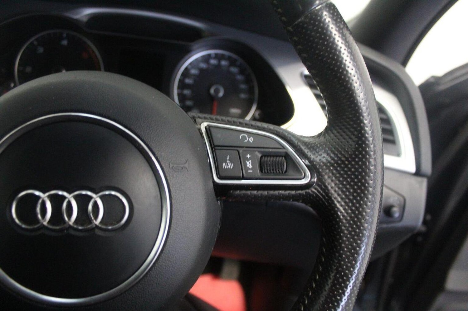 Used Audi A4 2015 for sale - 76855403: Photo 43