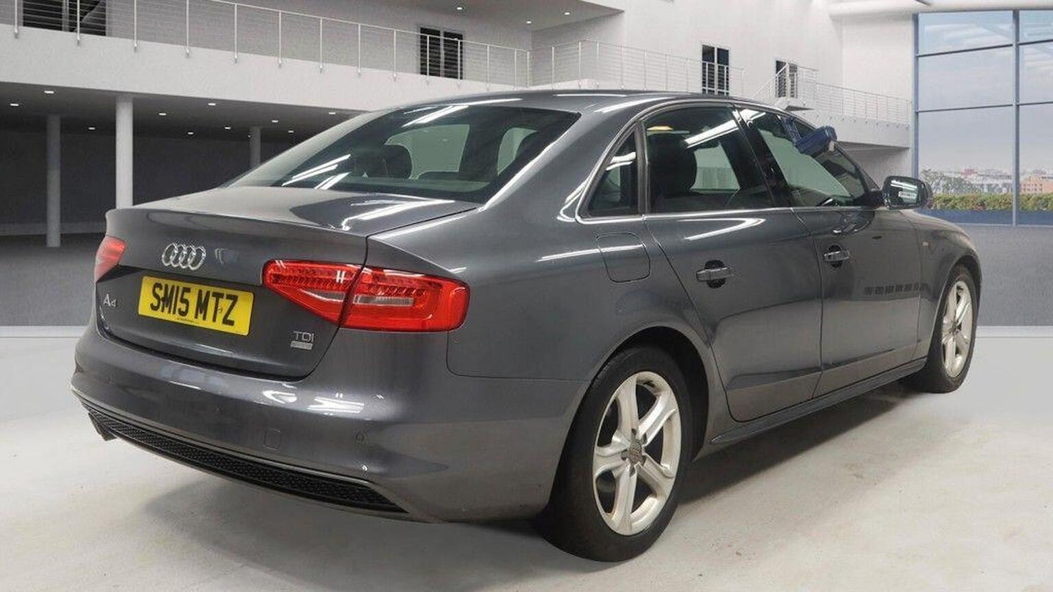 Used Audi A4 2015 for sale - 76855403: Photo 5