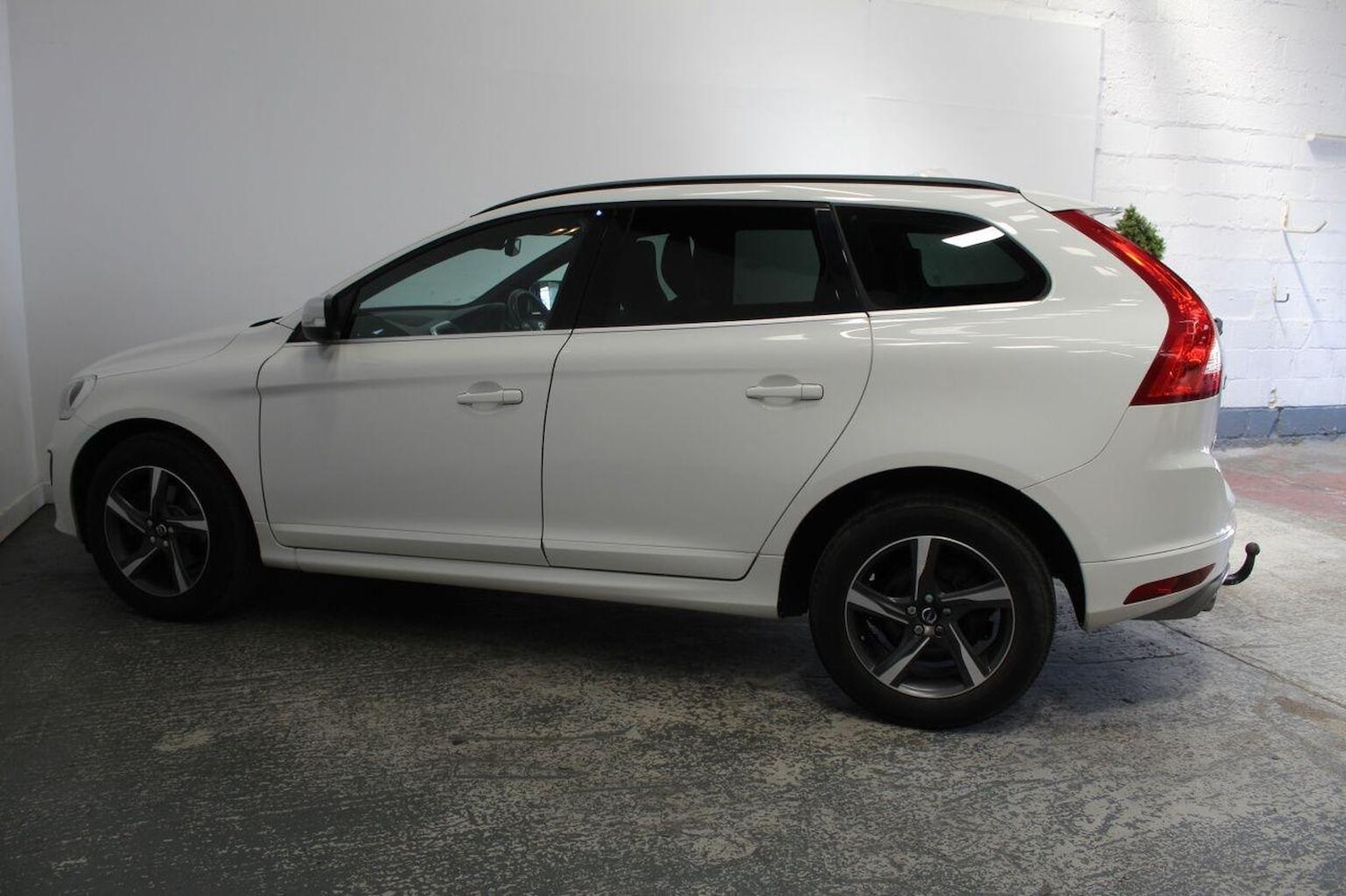 Used Volvo XC60 2015 for sale - 77937989: Photo 11