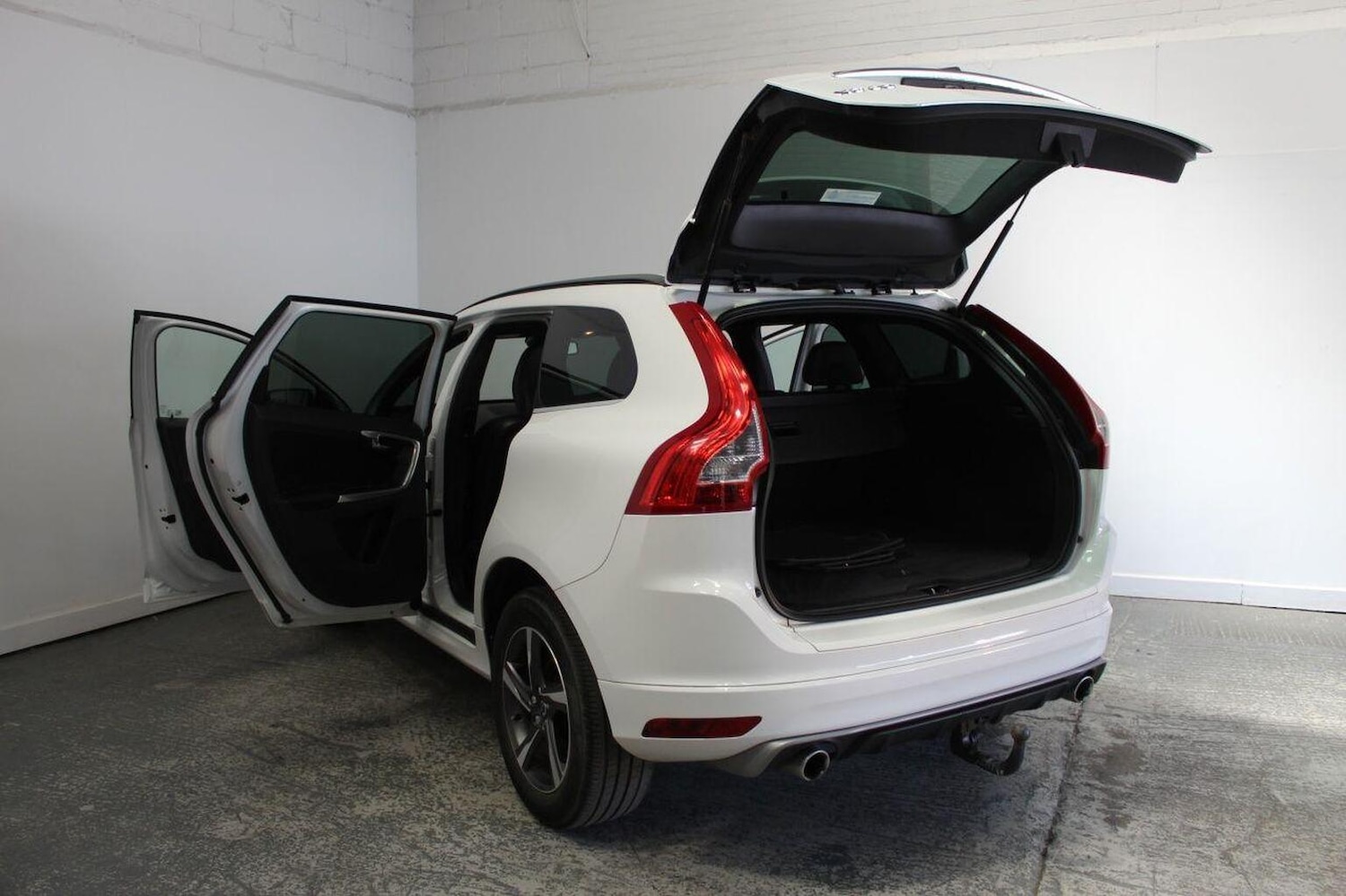 Used Volvo XC60 2015 for sale - 77937989: Photo 19