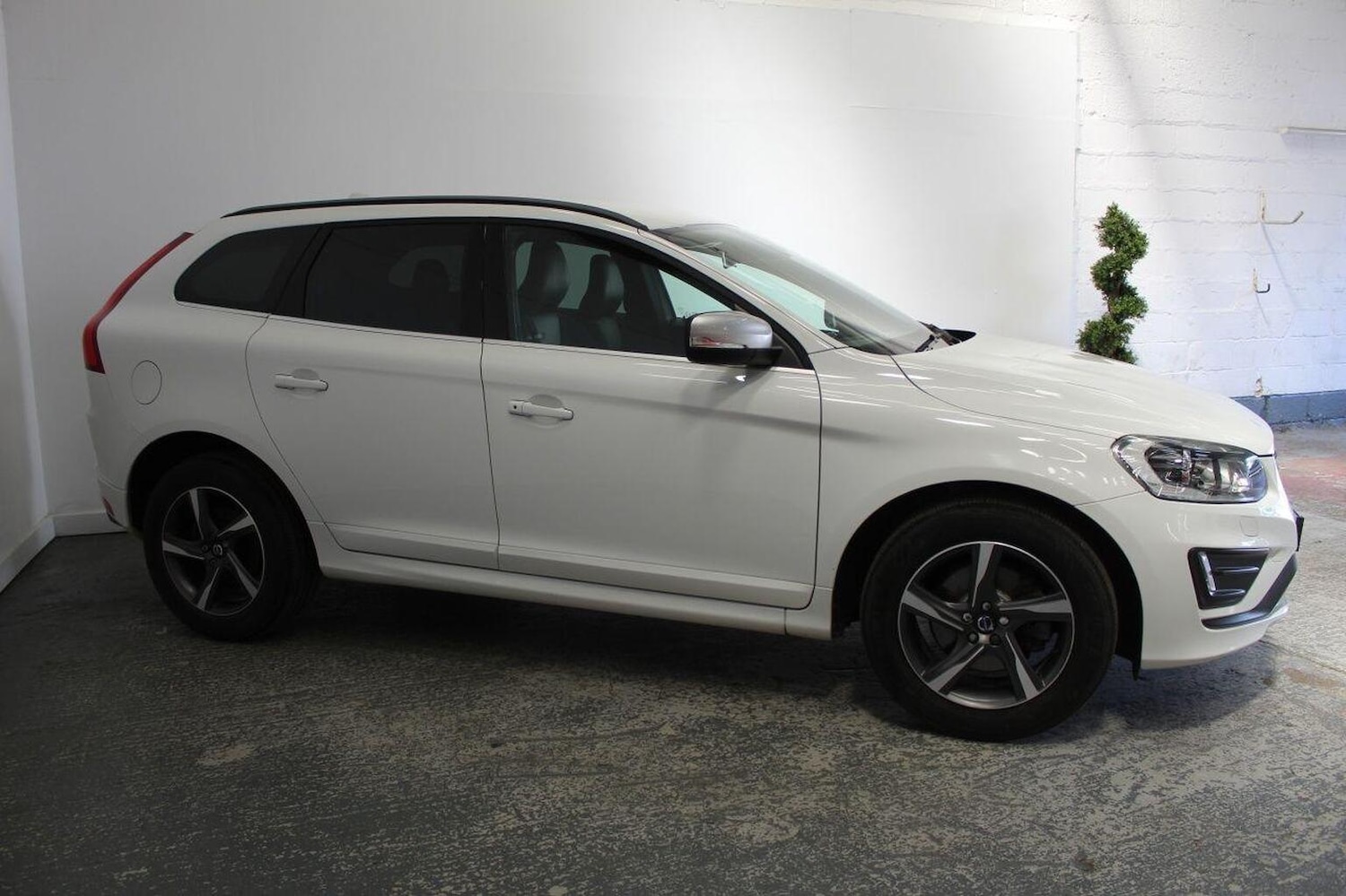 Used Volvo XC60 2015 for sale - 77937989: Photo 6