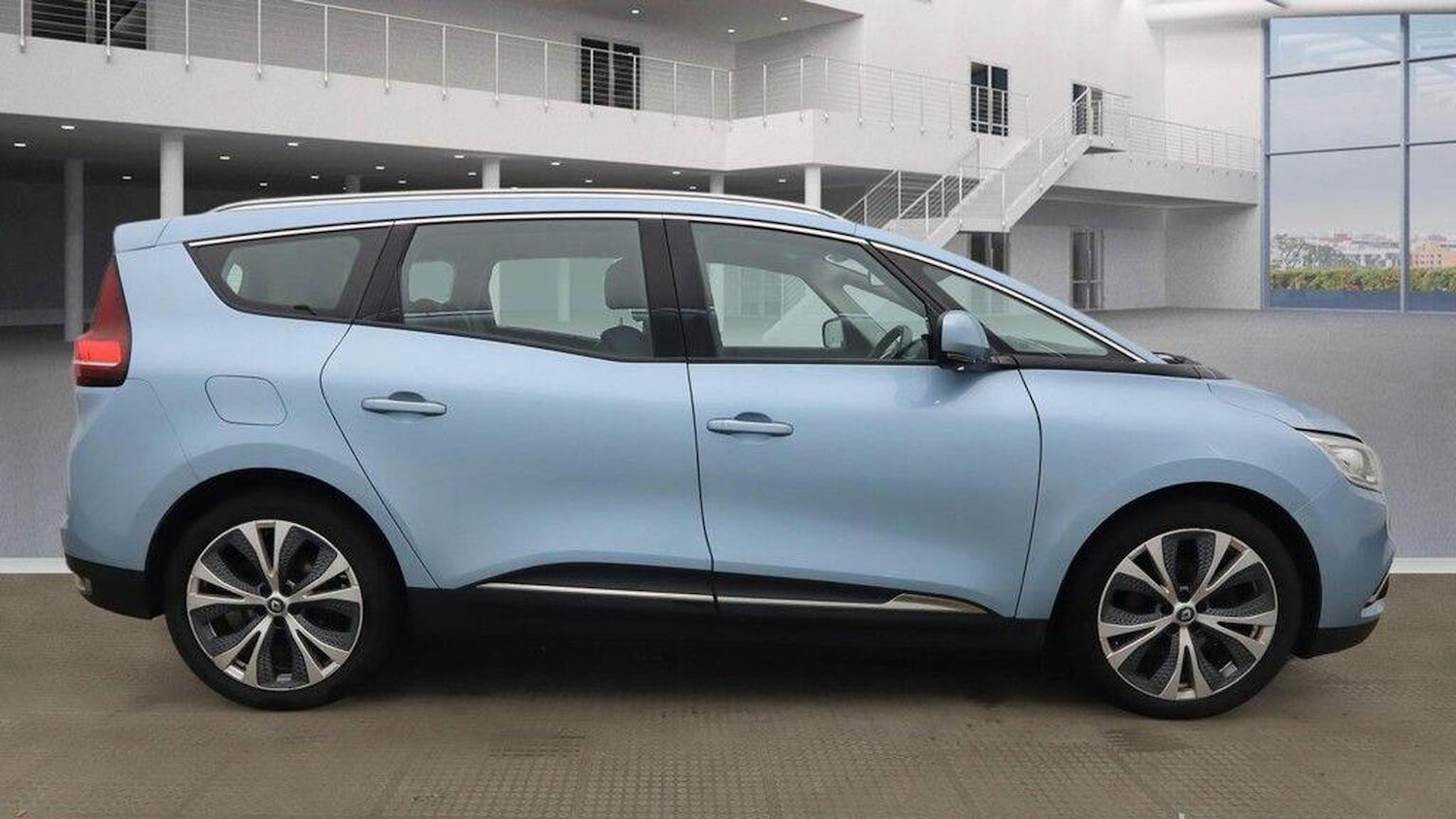 Used Renault Grand Scenic 2018 for sale - 77319812: Photo 9