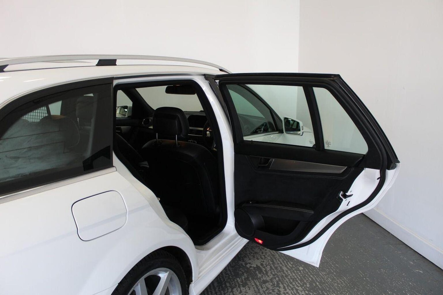 Used Mercedes-Benz C Class 2014 for sale - 76793676: Photo 22