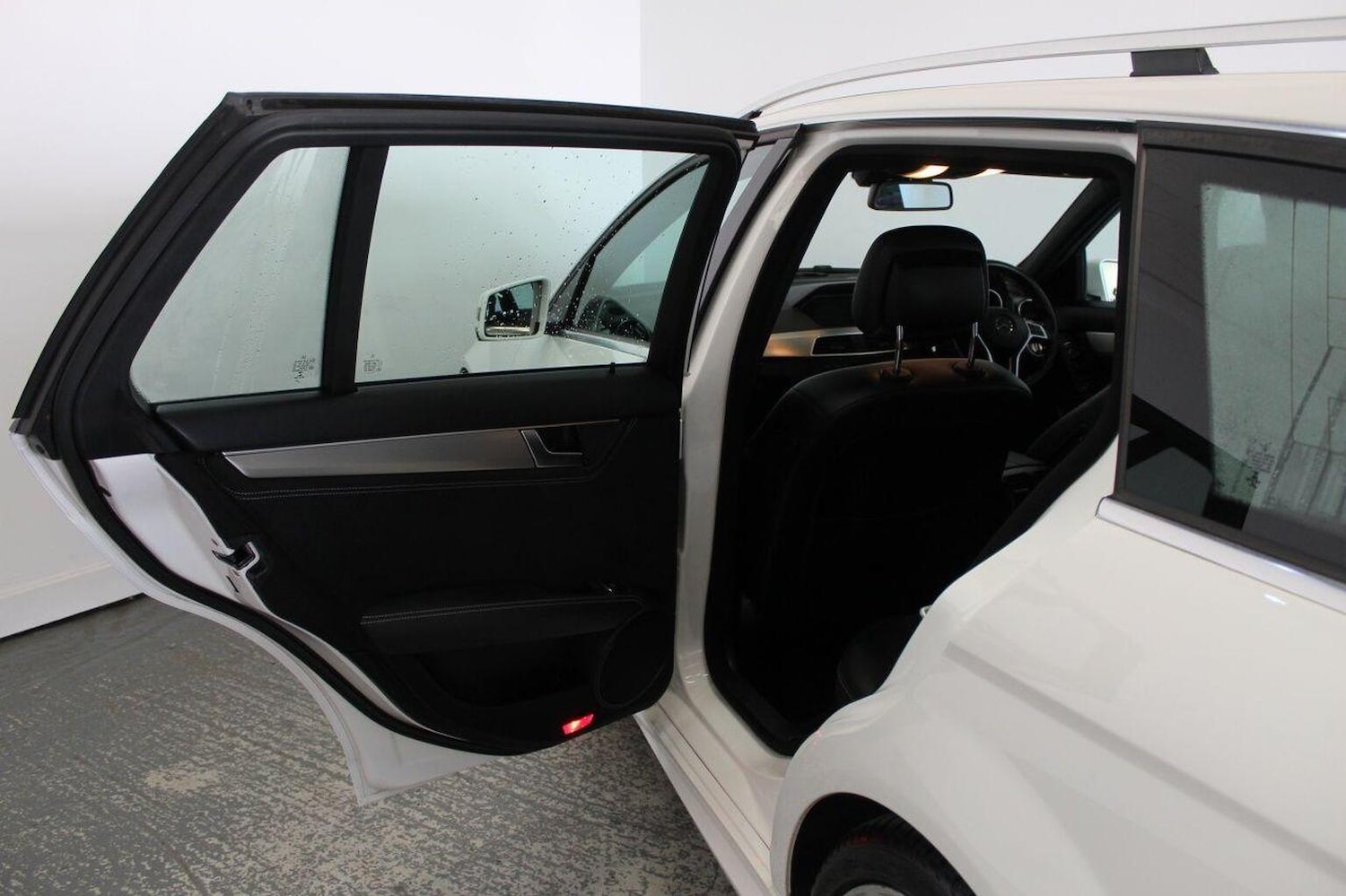 Used Mercedes-Benz C Class 2014 for sale - 76793676: Photo 24