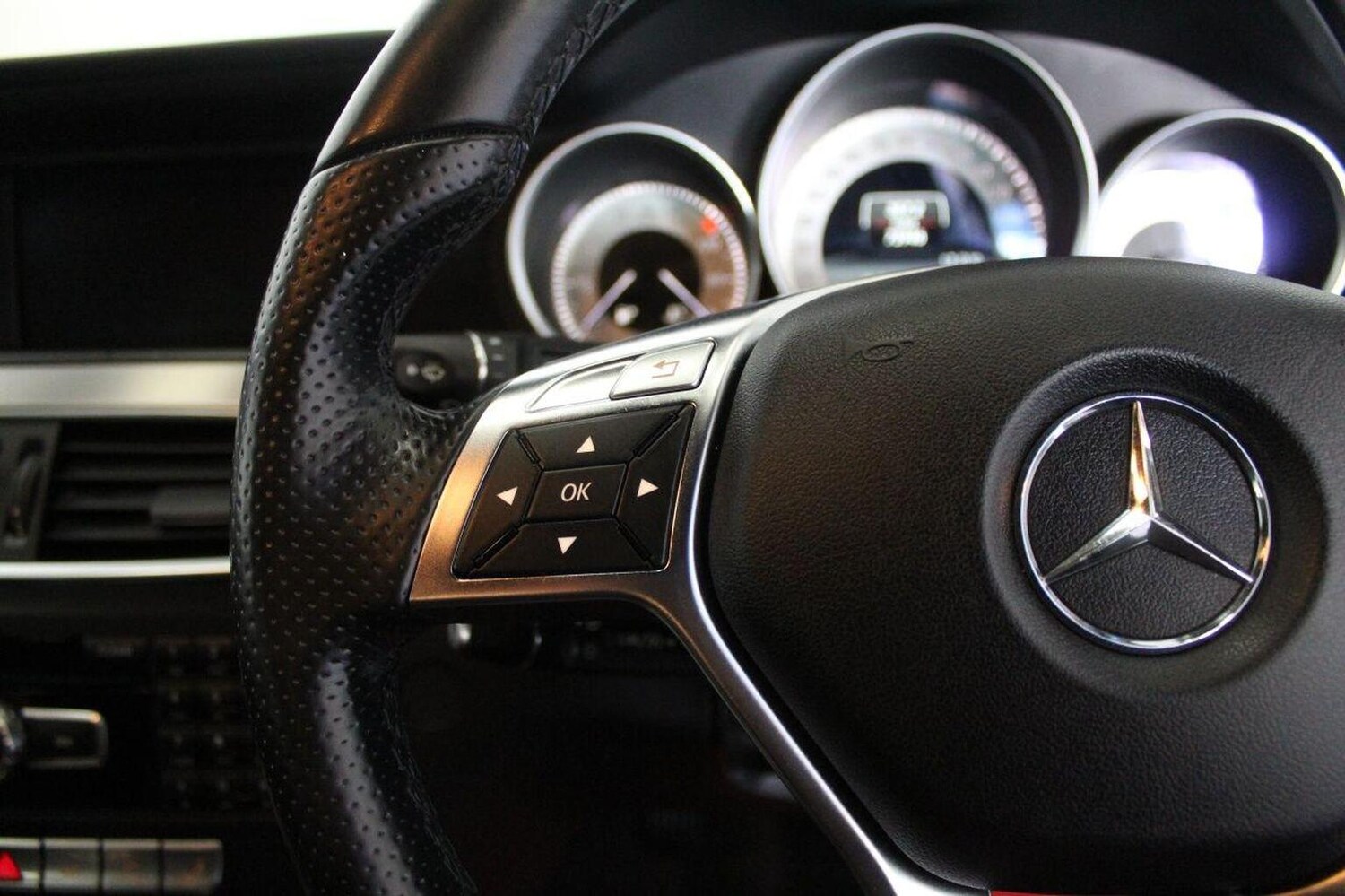 Used Mercedes-Benz C Class 2014 for sale - 76793676: Photo 48