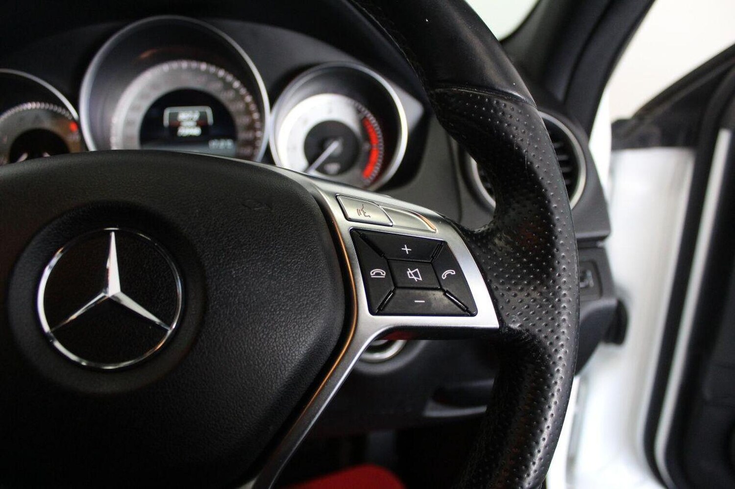 Used Mercedes-Benz C Class 2014 for sale - 76793676: Photo 49