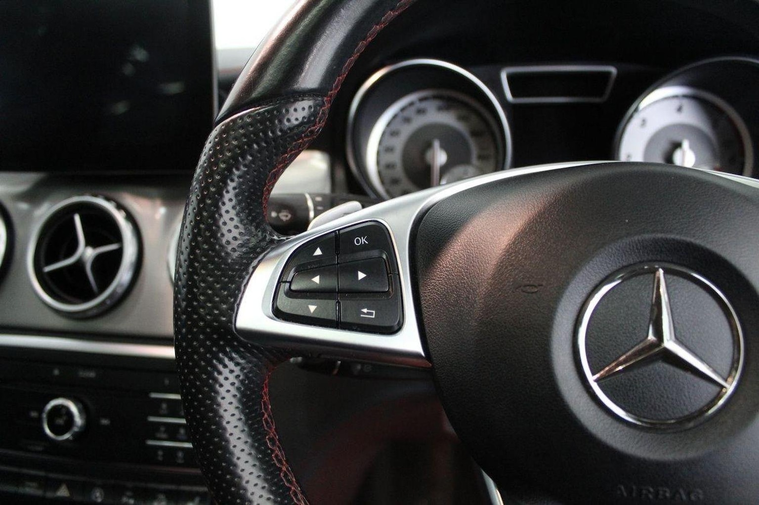 Used Mercedes-Benz GLA 2016 for sale - 77370721: Photo 49