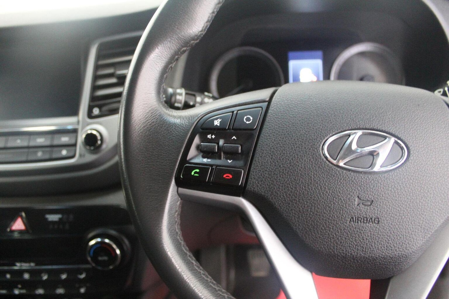 Used Hyundai TUCSON 2017 for sale - 77938185: Photo 42