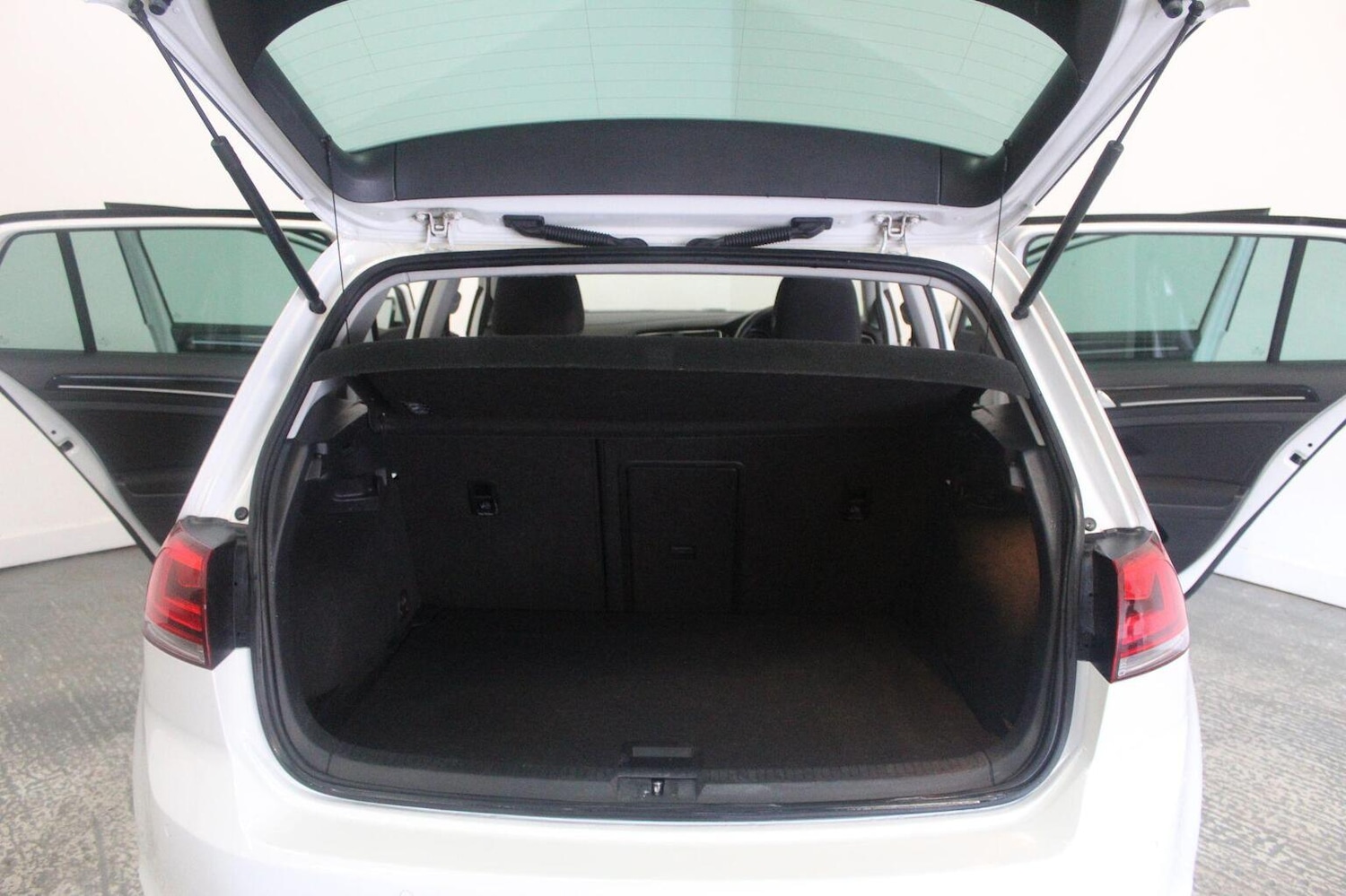 Used Volkswagen Golf 2015 for sale - 77080784: Photo 24