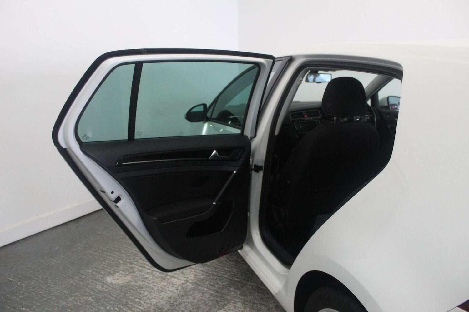 Used Volkswagen Golf 2015 for sale - 77080784: Photo 28