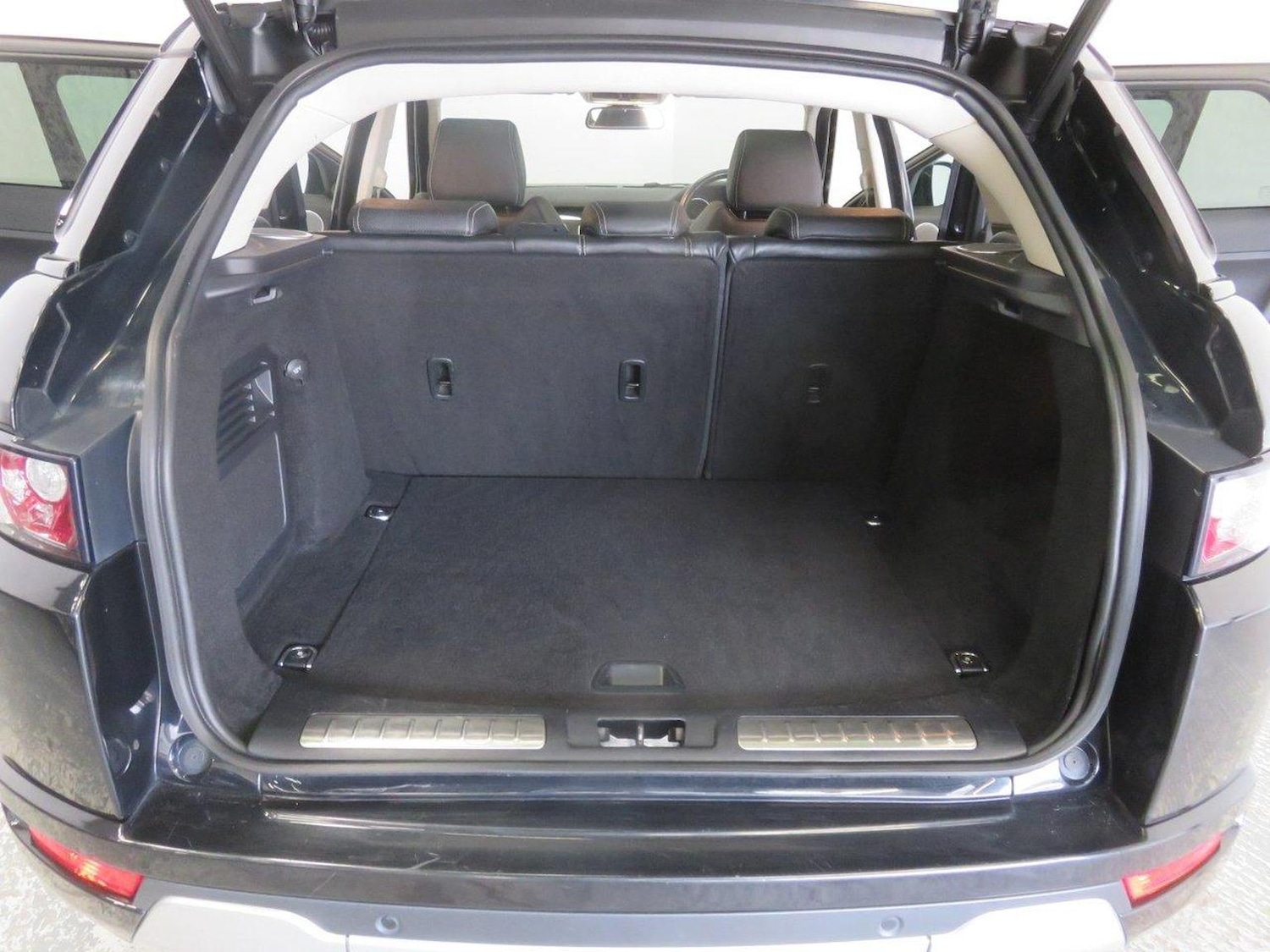 Used Land Rover Range Rover Evoque 2011 for sale - 76521118: Photo 24