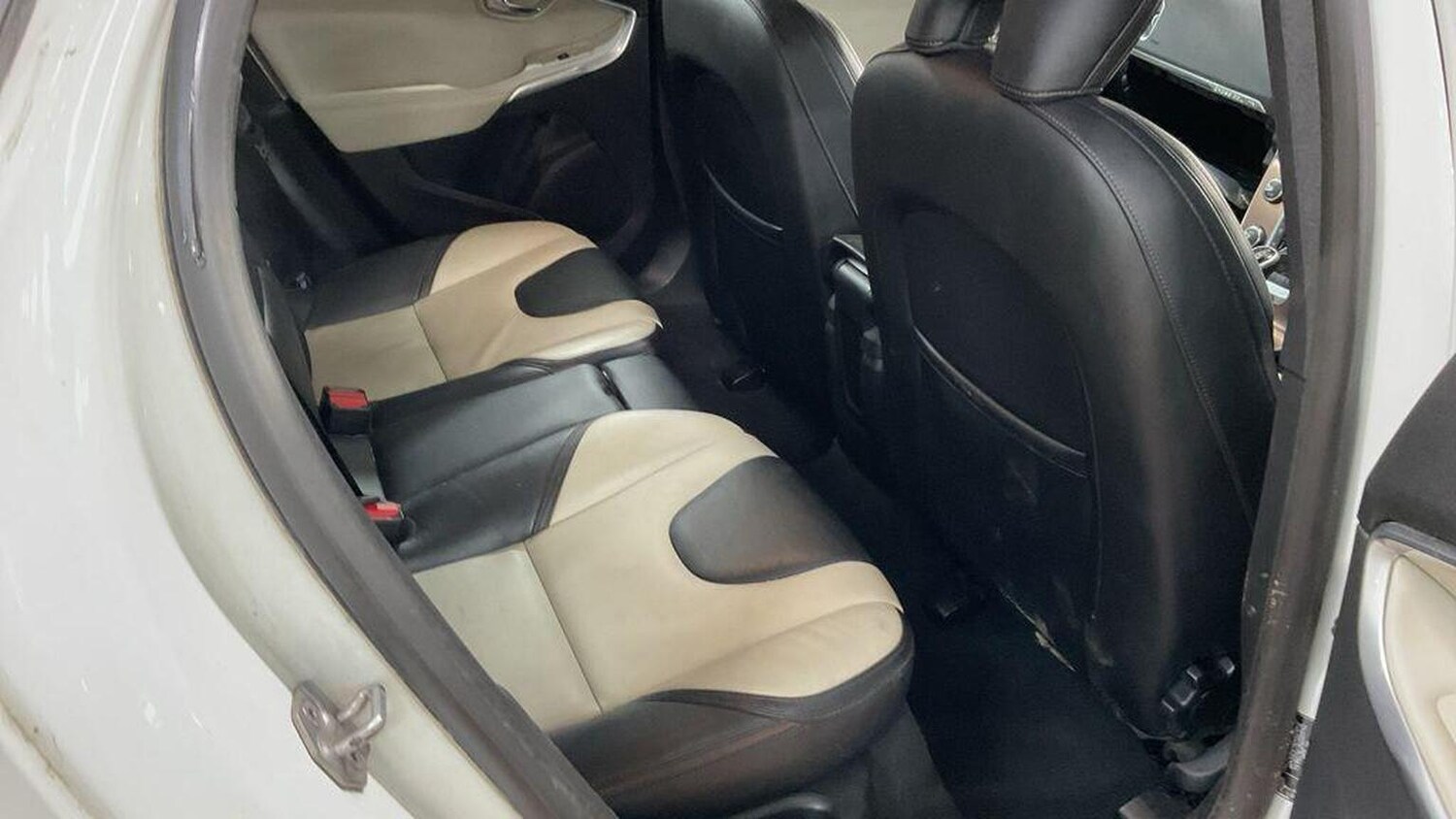 Used Volvo V40 Cross Country 2015 for sale - 77687707: Photo 12