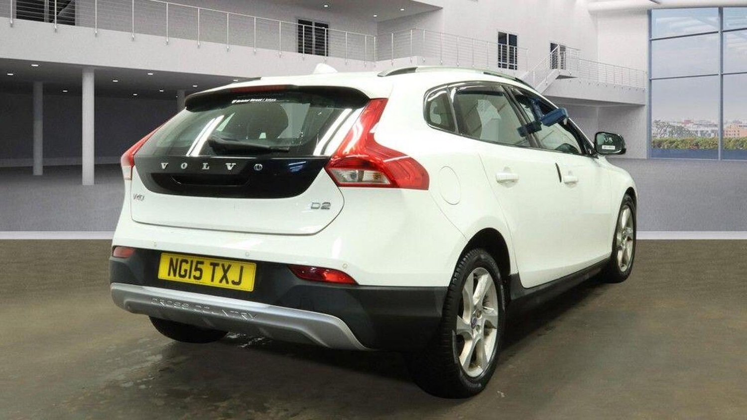 Used Volvo V40 Cross Country 2015 for sale - 77687707: Photo 5