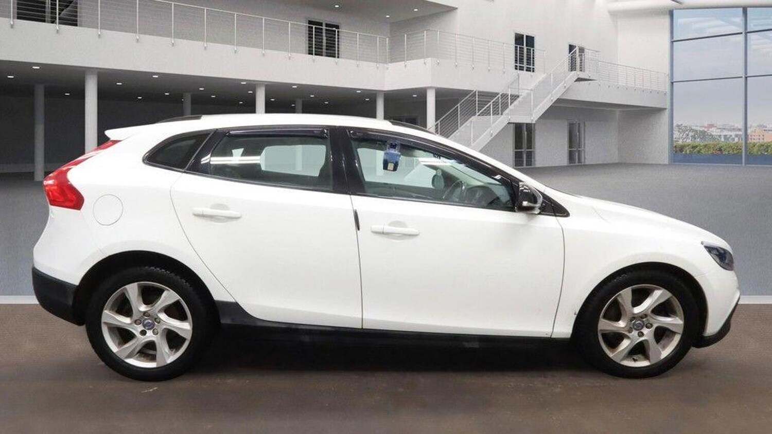 Used Volvo V40 Cross Country 2015 for sale - 77687707: Photo 7