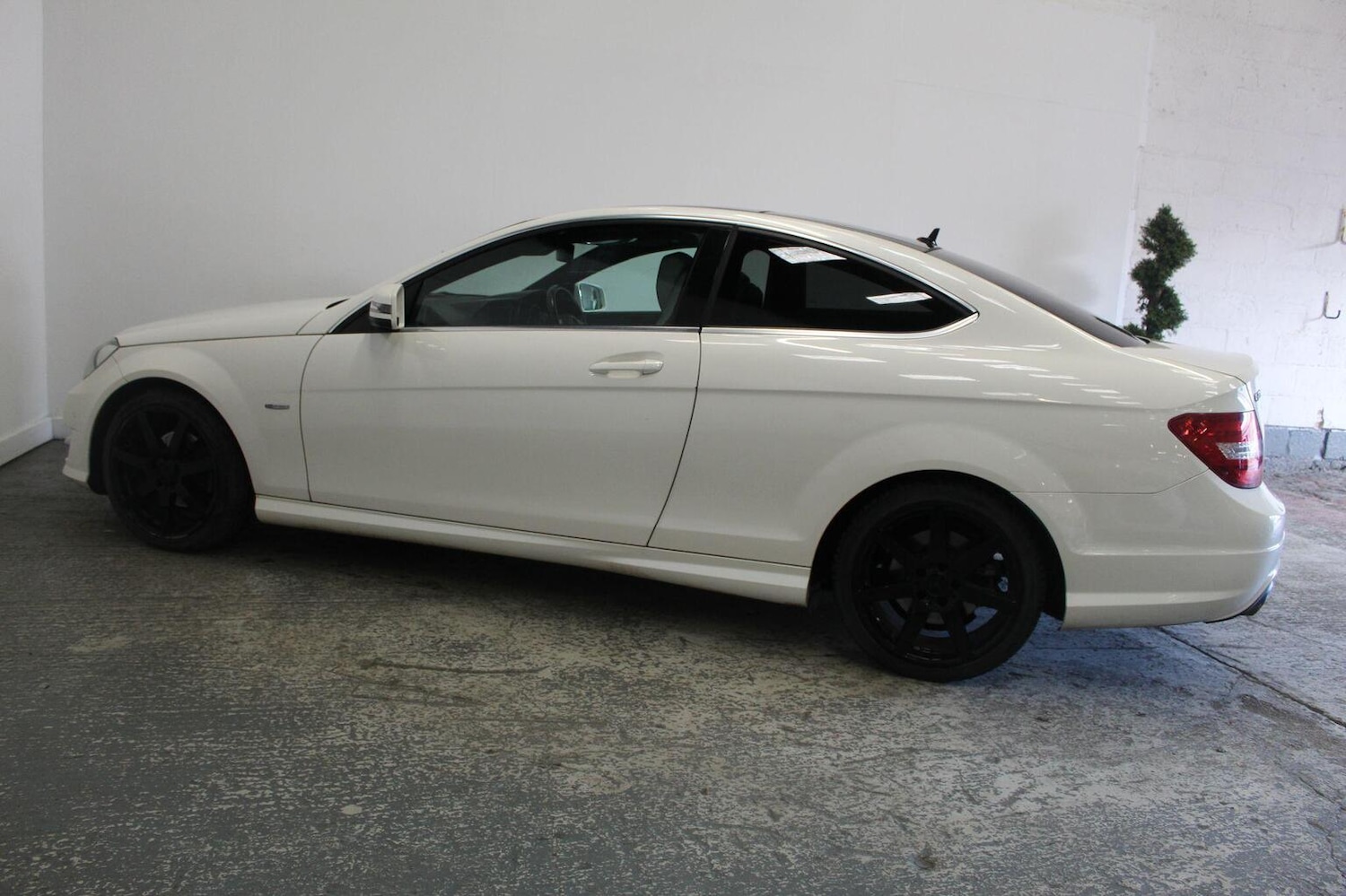 Used Mercedes-Benz C Class 2012 for sale - 77938118: Photo 10