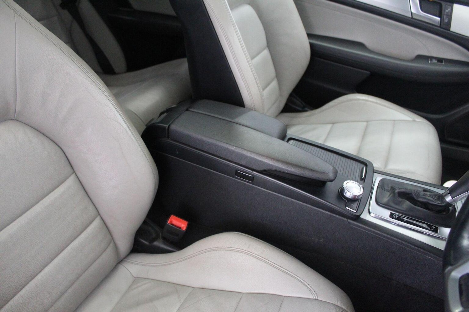 Used Mercedes-Benz C Class 2012 for sale - 77938118: Photo 38