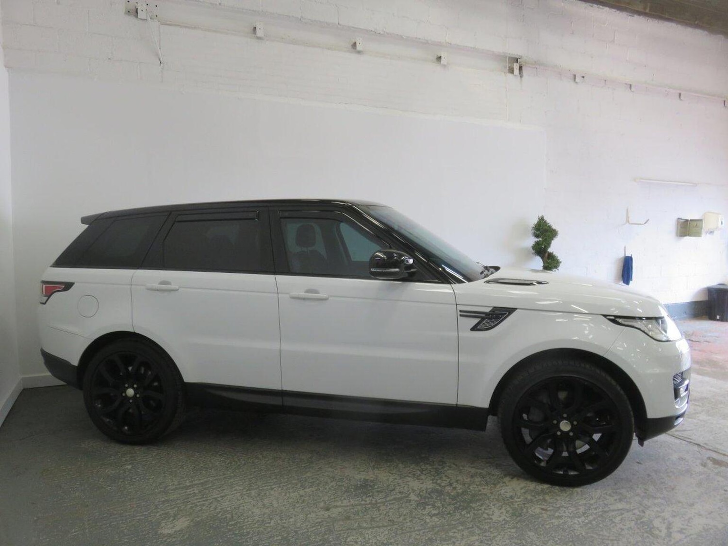 Used Land Rover Range Rover Sport 2014 for sale - 76793712: Photo 4