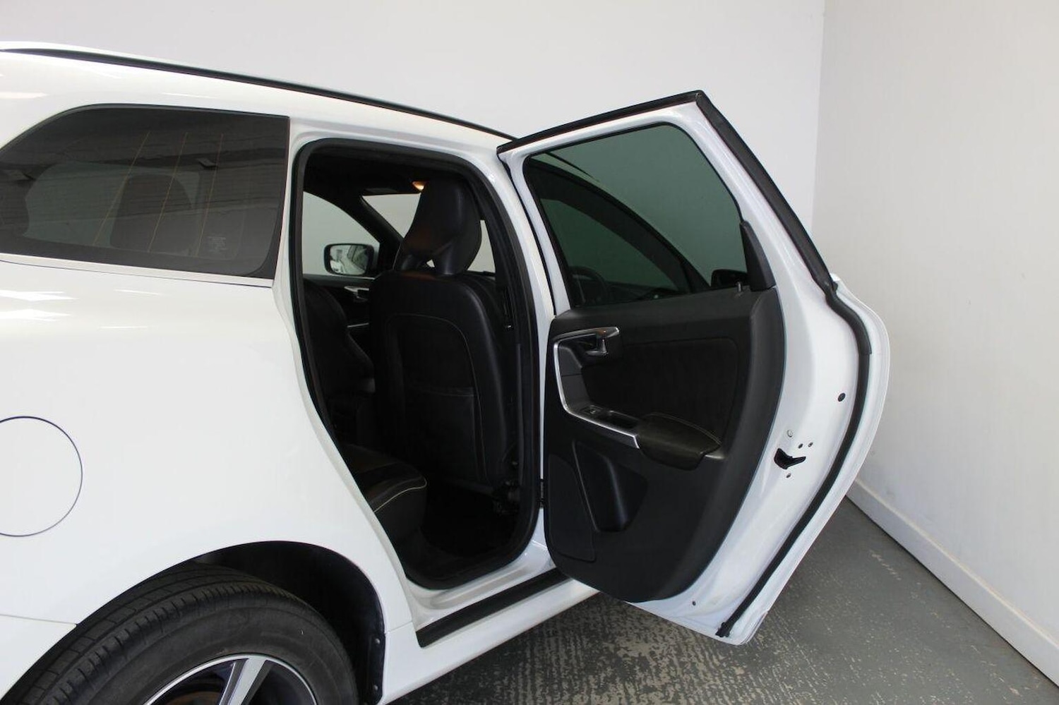 Used Volvo XC60 2015 for sale - 78070389: Photo 24