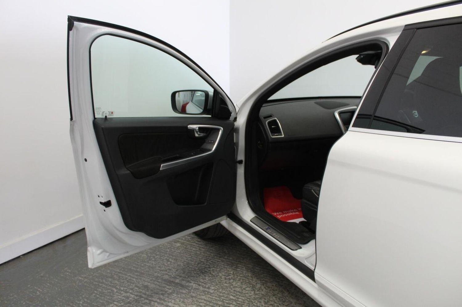 Used Volvo XC60 2015 for sale - 78070389: Photo 25