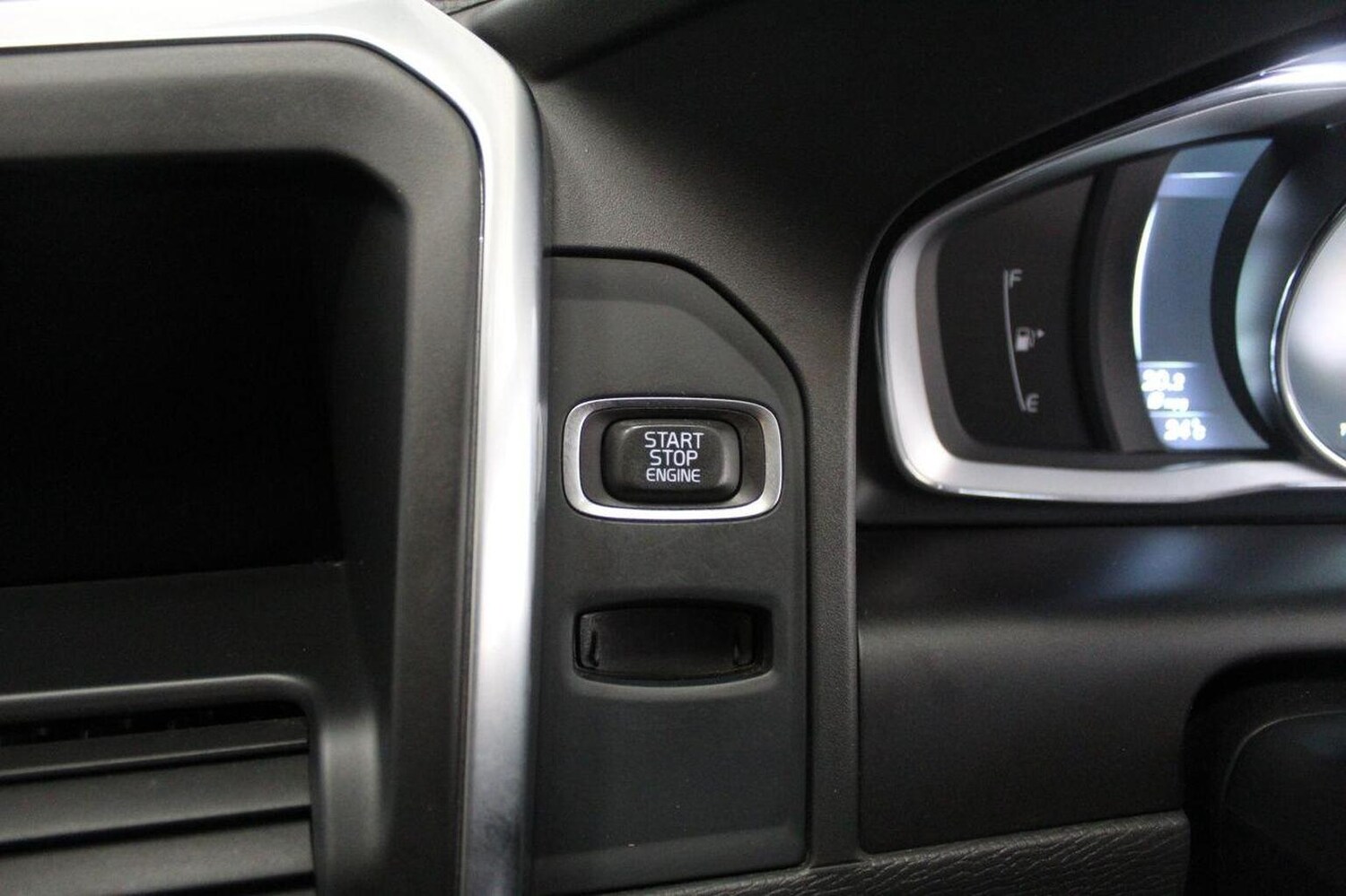 Used Volvo XC60 2015 for sale - 78070389: Photo 39