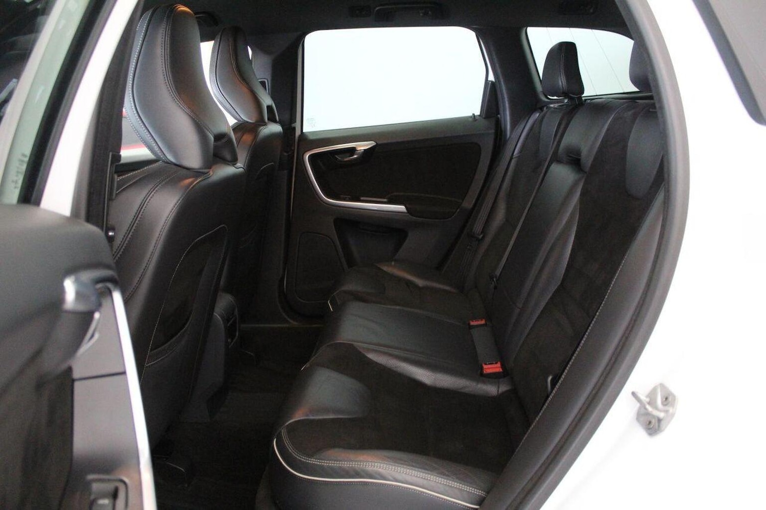 Used Volvo XC60 2015 for sale - 78070389: Photo 51