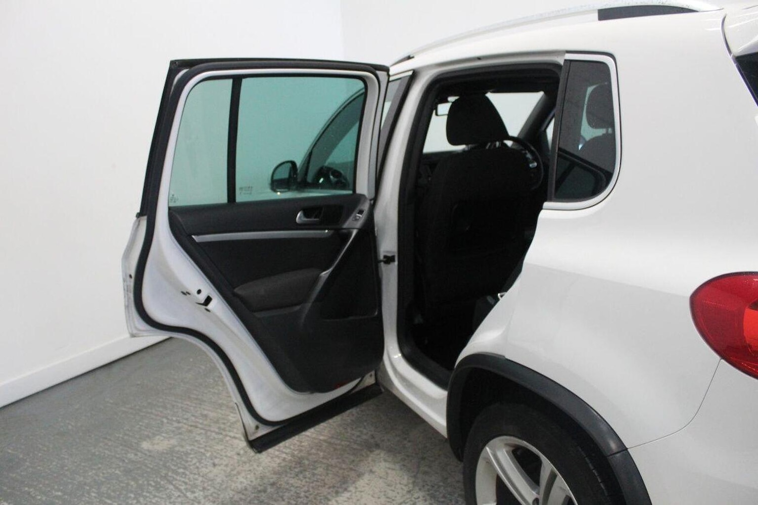 Used Volkswagen Tiguan 2013 for sale - 77937995: Photo 26