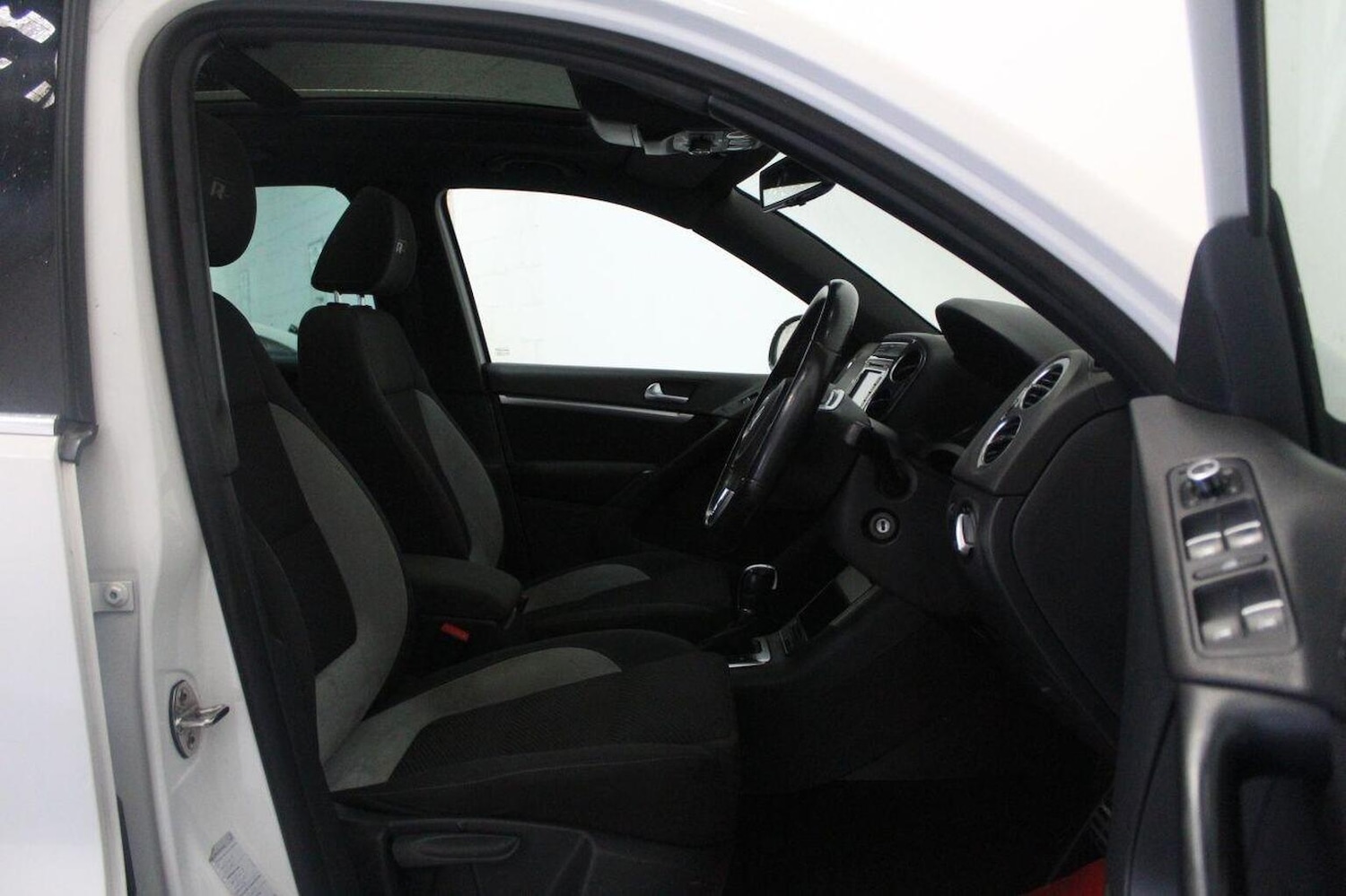 Used Volkswagen Tiguan 2013 for sale - 77937995: Photo 31