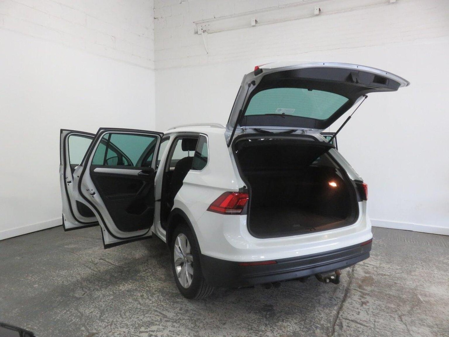 Used Volkswagen Tiguan 2017 for sale - 78084413: Photo 19