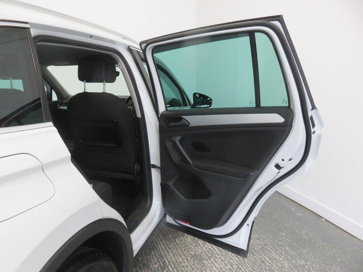 Used Volkswagen Tiguan 2017 for sale - 78084413: Photo 24