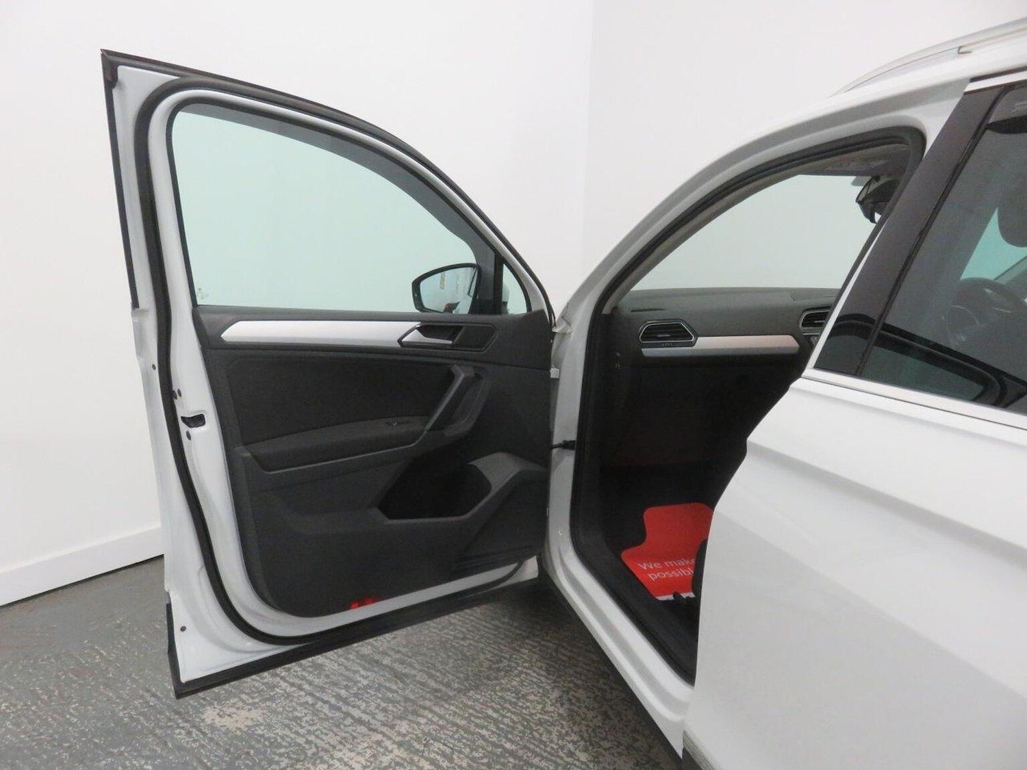 Used Volkswagen Tiguan 2017 for sale - 78084413: Photo 25