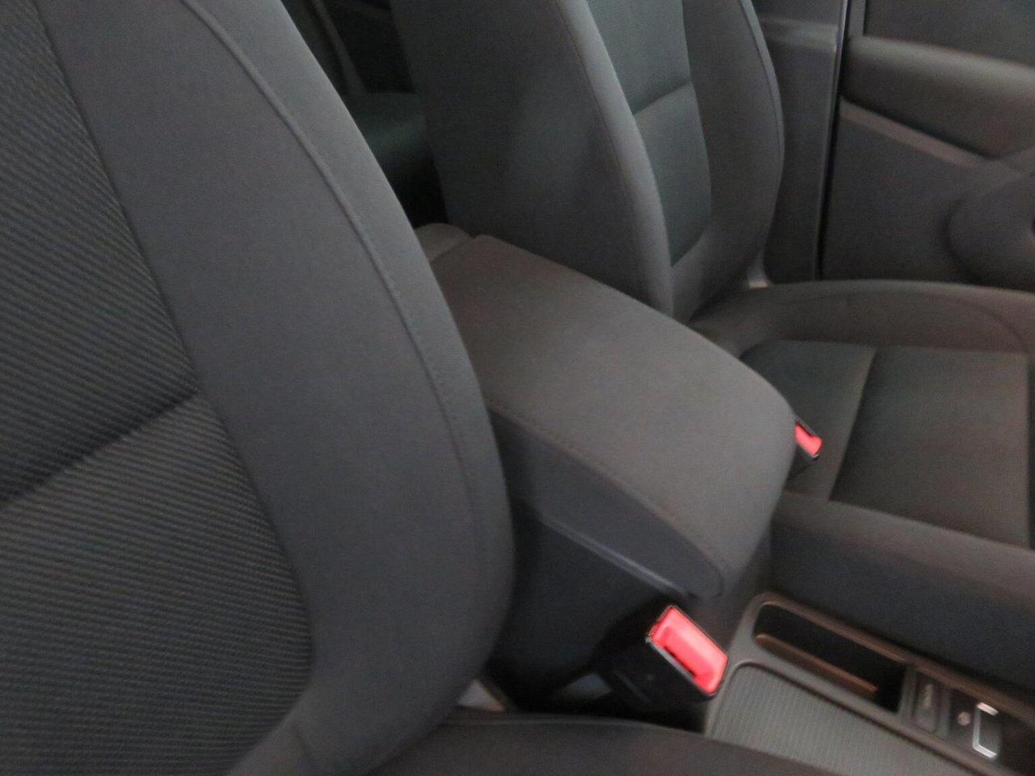 Used Volkswagen Tiguan 2010 for sale - 77521948: Photo 41