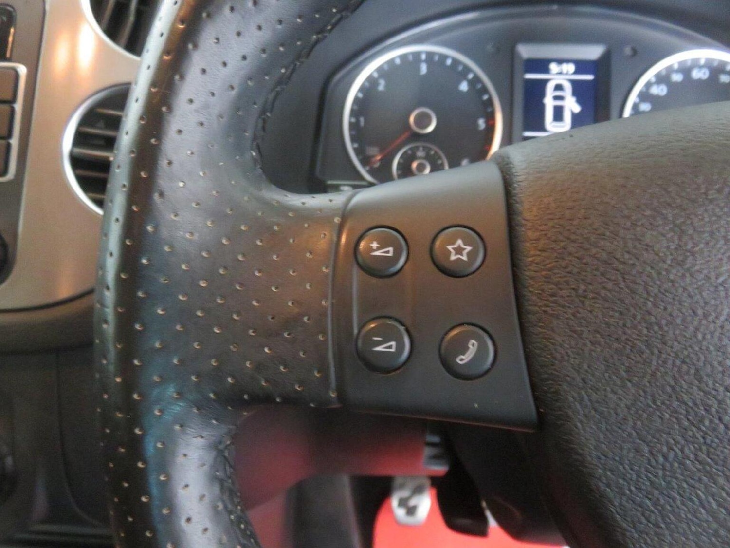 Used Volkswagen Tiguan 2010 for sale - 77521948: Photo 44