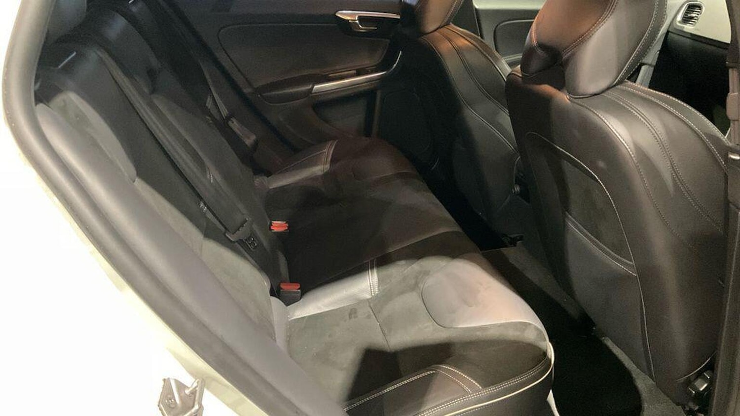 Used Volvo V60 2015 for sale - 76751844: Photo 11