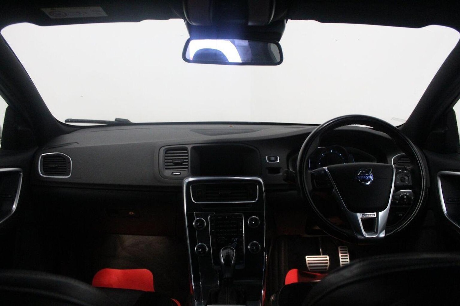 Used Volvo V60 2015 for sale - 76751844: Photo 28