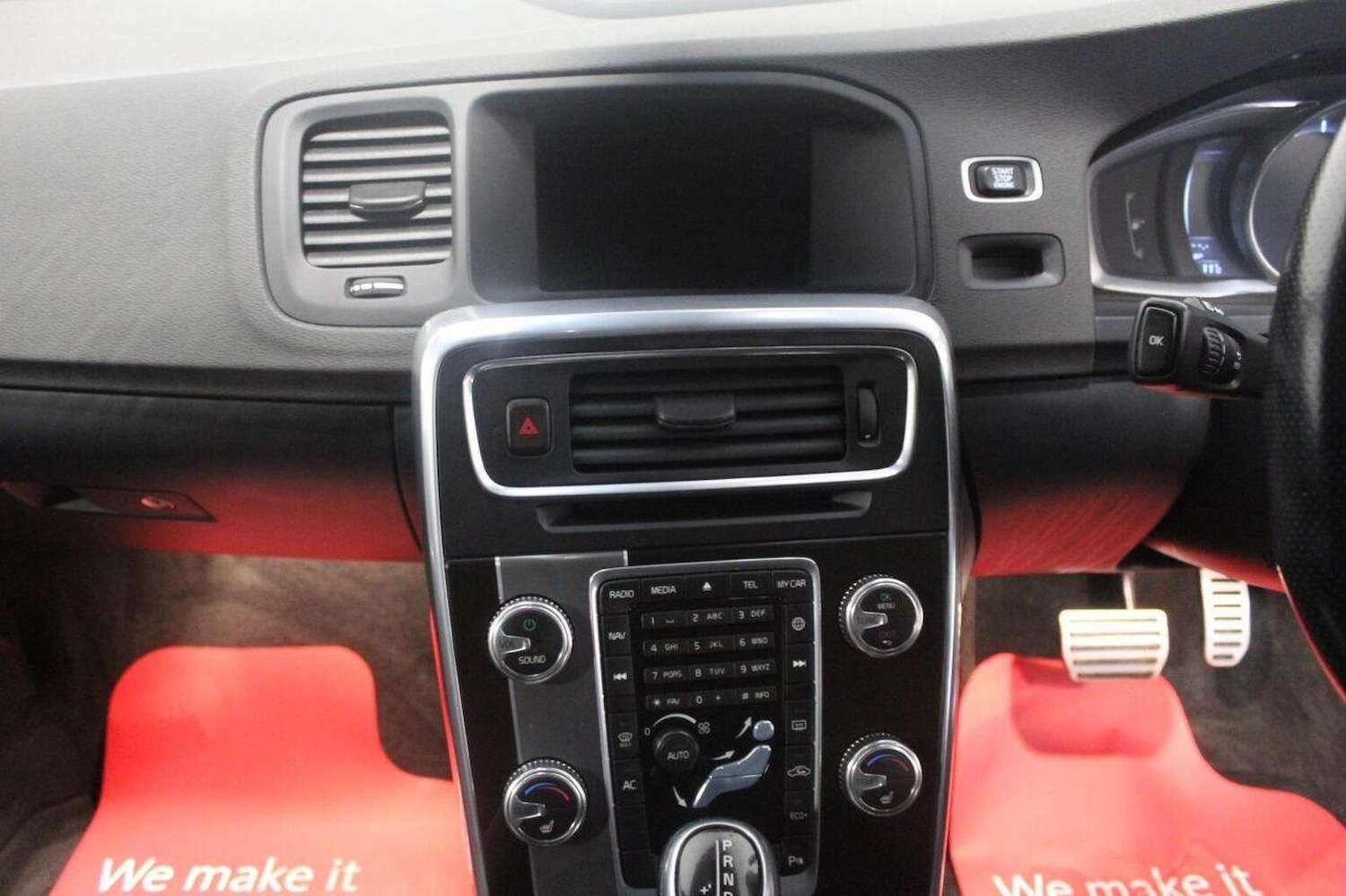 Used Volvo V60 2015 for sale - 76751844: Photo 32