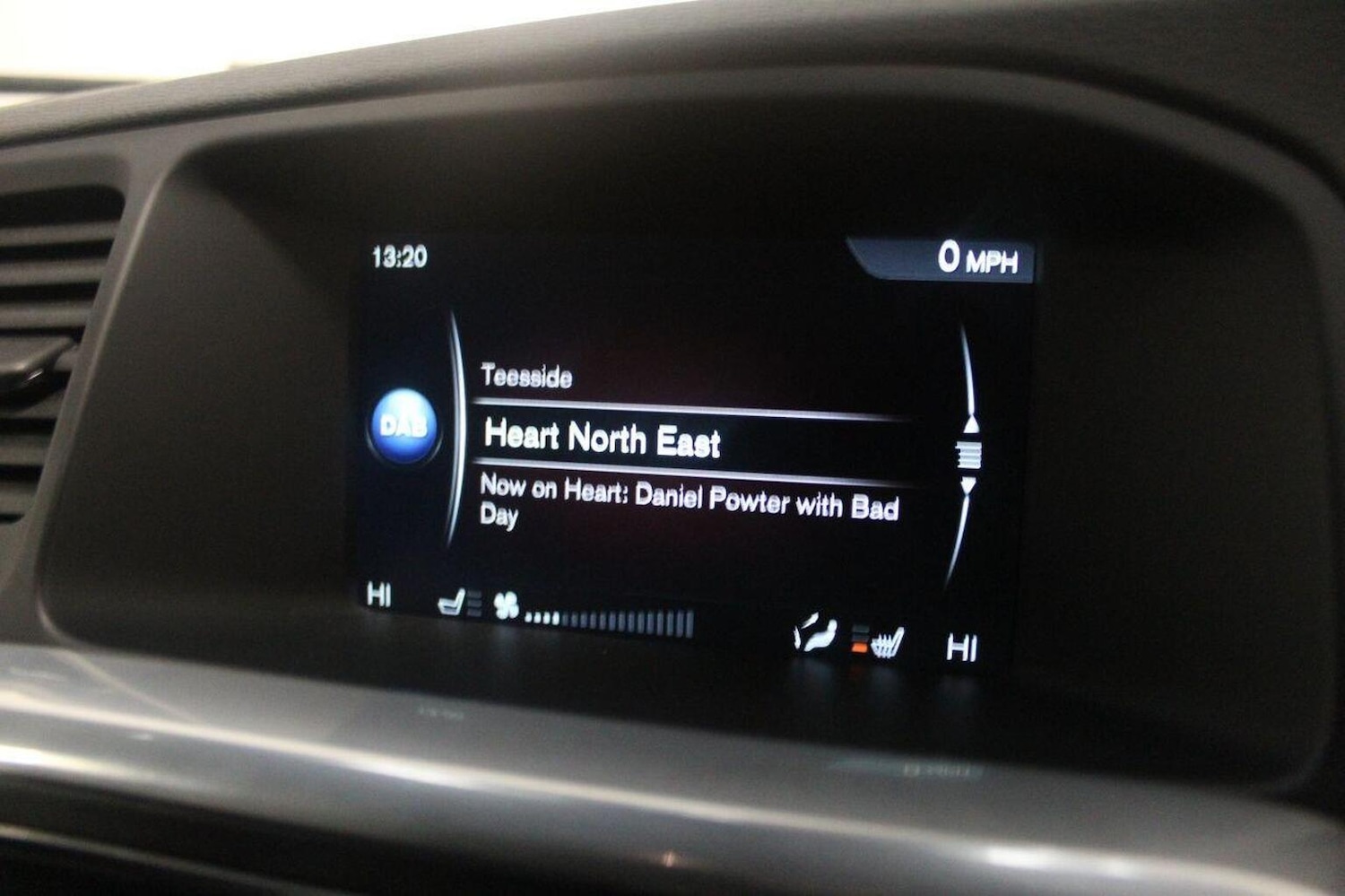 Used Volvo V60 2015 for sale - 76751844: Photo 38