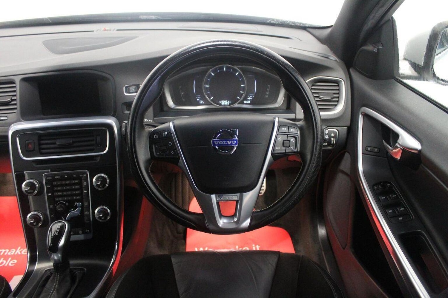 Used Volvo V60 2015 for sale - 76751844: Photo 44