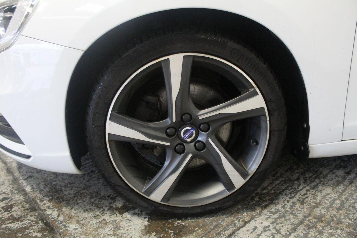 Used Volvo V60 2015 for sale - 76751844: Photo 54