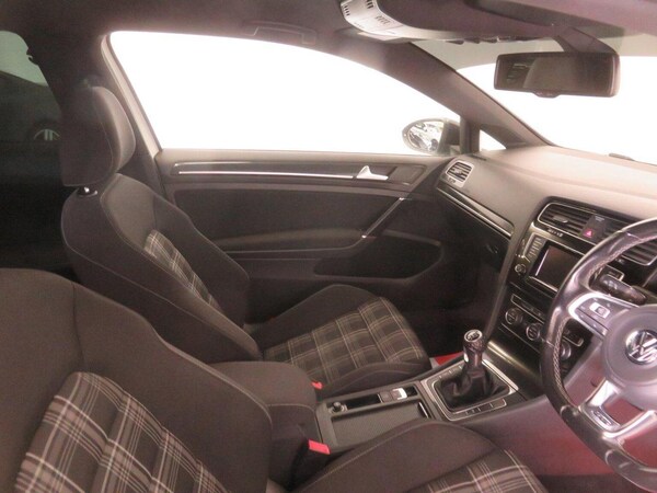 Used Volkswagen Golf 2014 for sale - 71954864: Photo 28