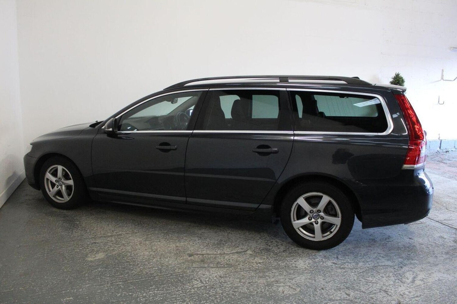 Used Volvo V70 2014 for sale - 77459972: Photo 10