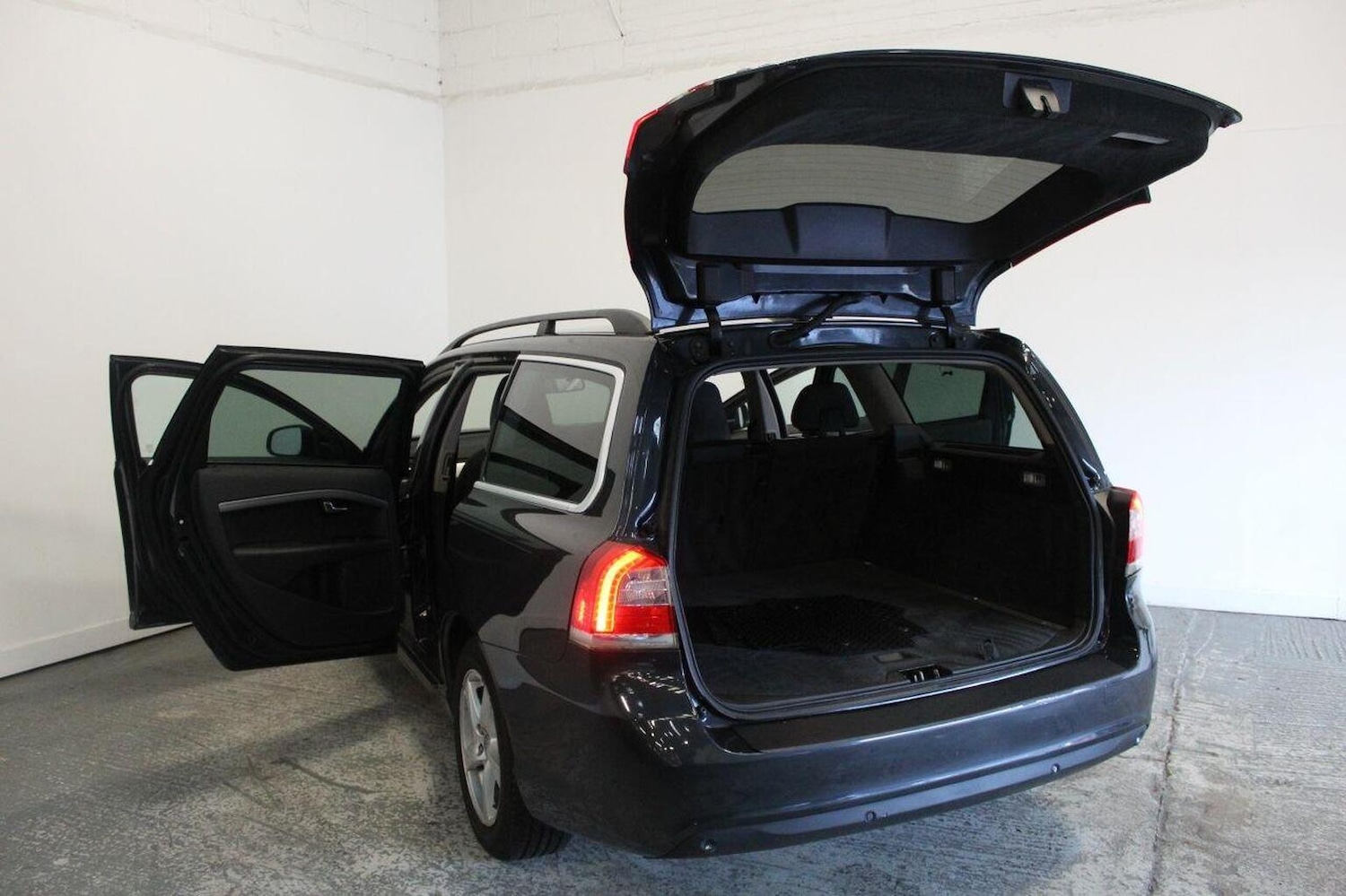 Used Volvo V70 2014 for sale - 77459972: Photo 20