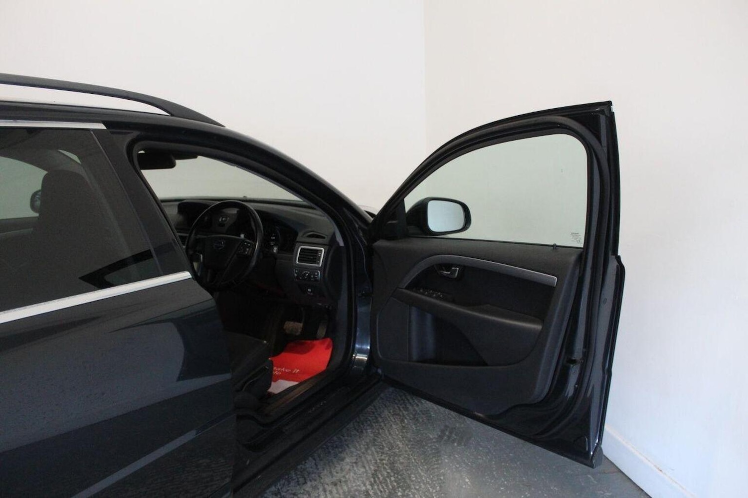 Used Volvo V70 2014 for sale - 77459972: Photo 24