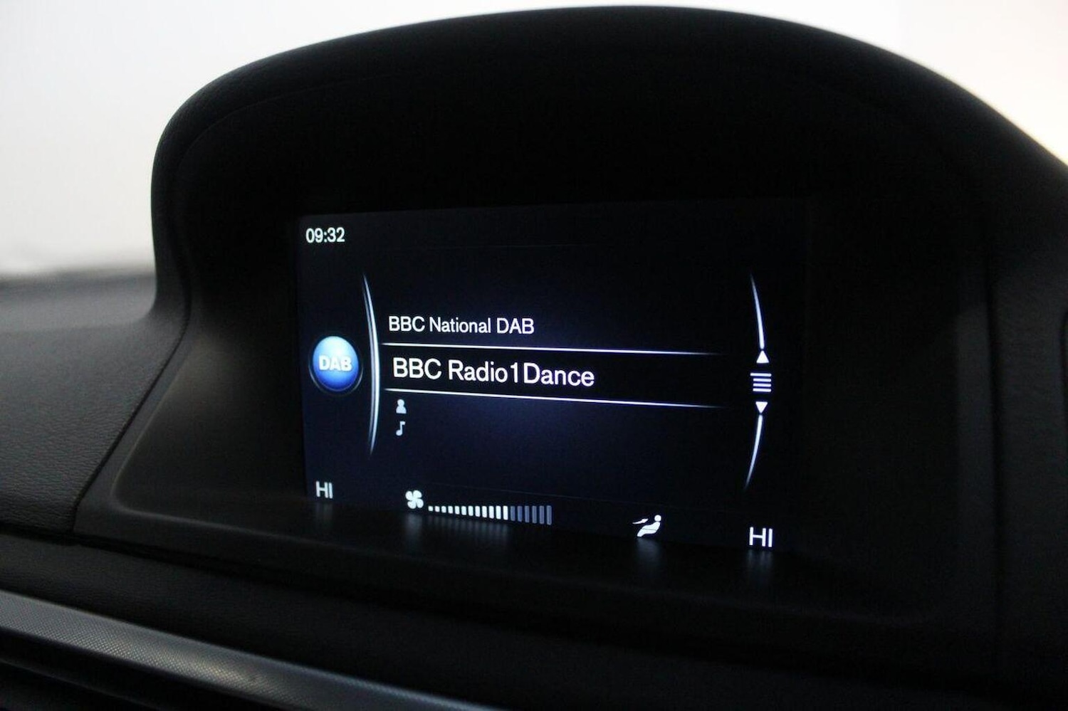 Used Volvo V70 2014 for sale - 77459972: Photo 35