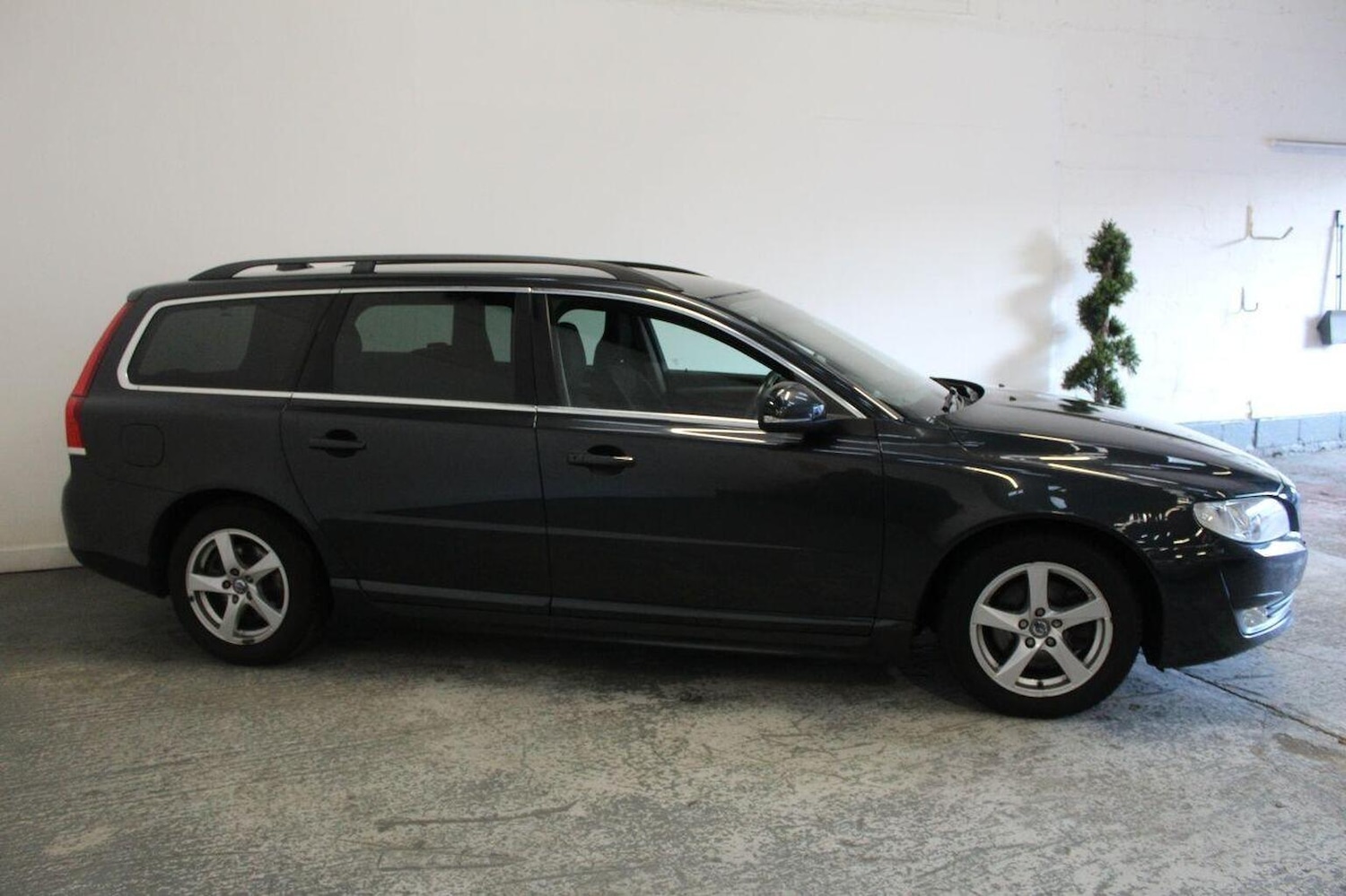 Used Volvo V70 2014 for sale - 77459972: Photo 4